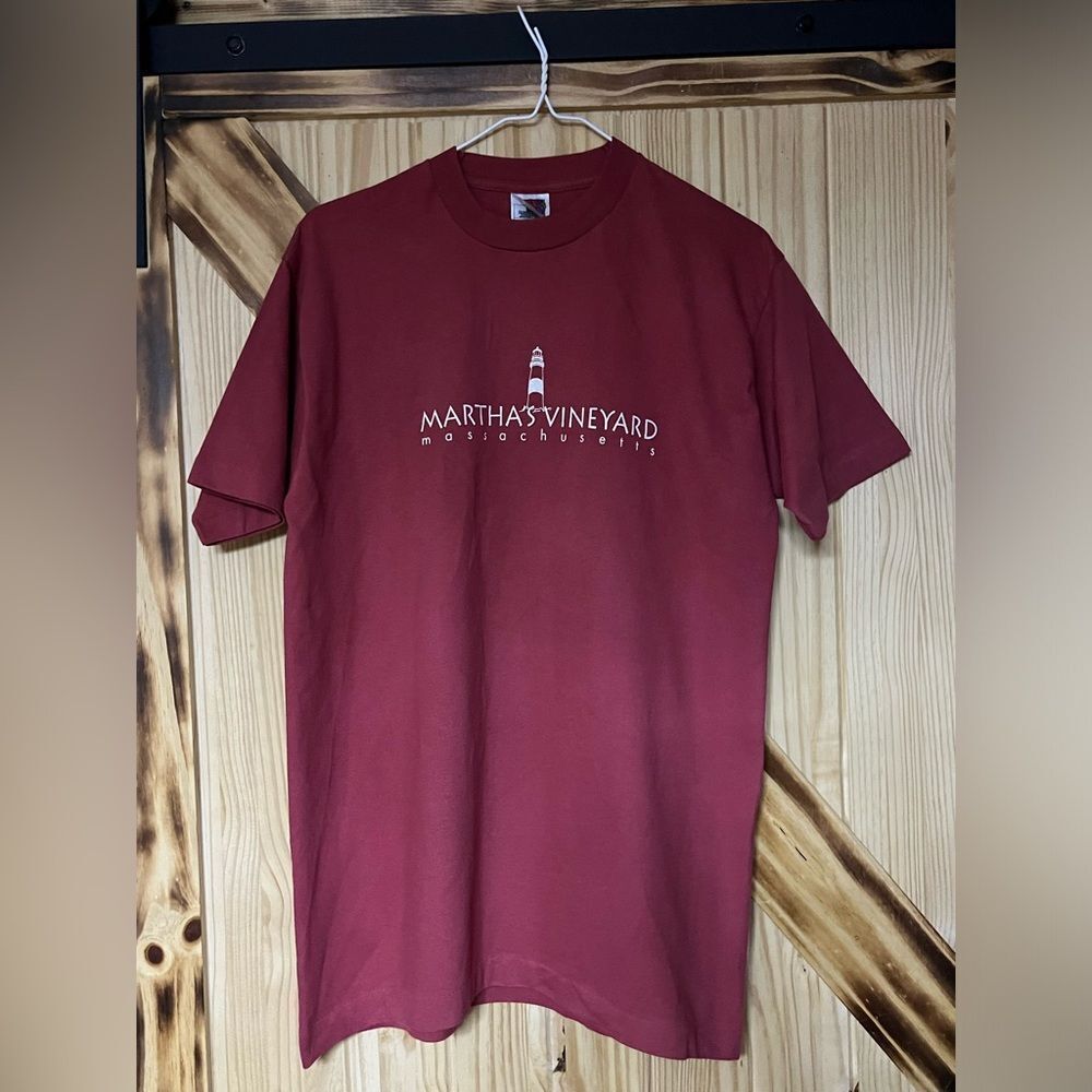 EUC Martha’s Vineyard Destination T Shirt Red M